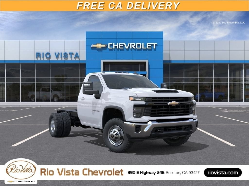 Summit White 2026 Chevrolet Silverado 3500HD Chassis Pickup Truck Four-Wheel Drive Automatic