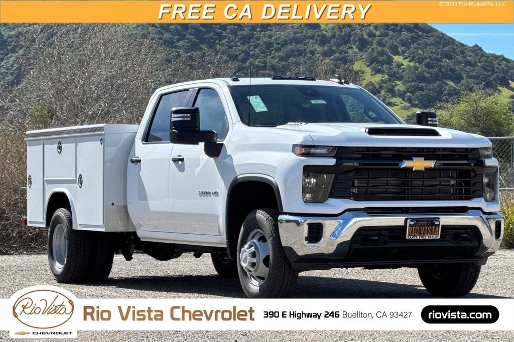 Summit White 2026 Chevrolet Silverado 3500HD Pickup Truck Four-Wheel Drive Automatic