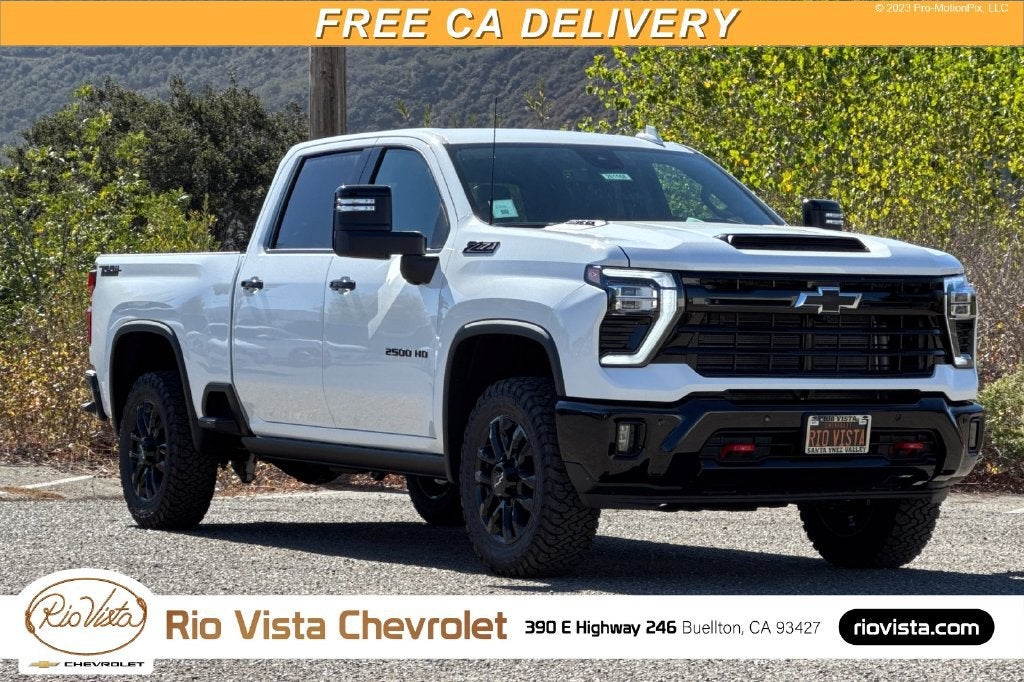 Summit White 2026 Chevrolet Silverado 2500HD Pickup Truck Four-Wheel Drive Automatic