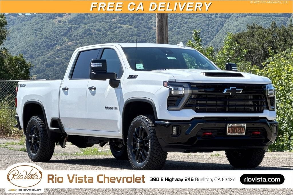 Summit White 2026 Chevrolet Silverado 2500HD Pickup Truck Four-Wheel Drive Automatic