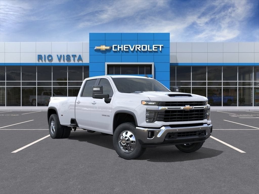 Summit White 2026 Chevrolet Silverado 3500HD Pickup Truck Four-Wheel Drive Automatic