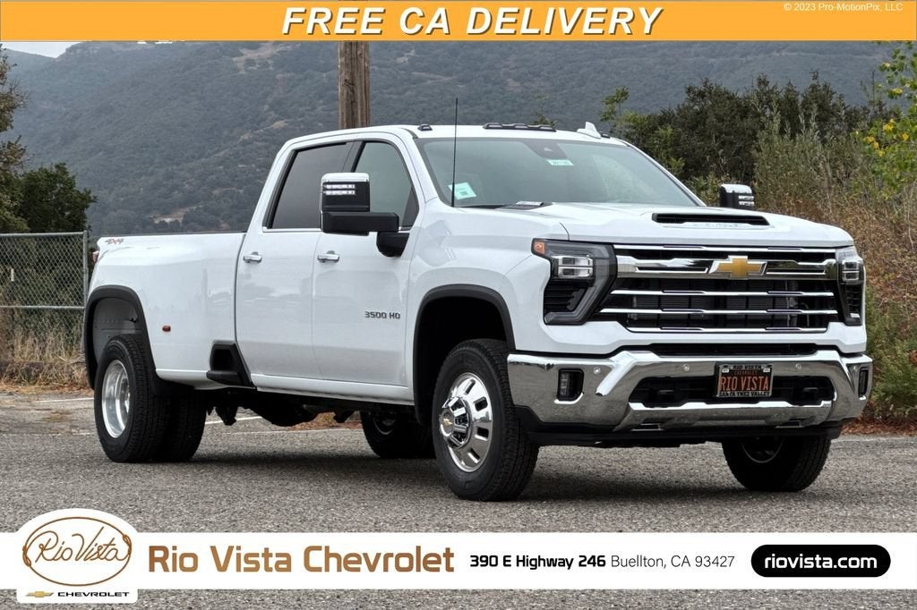 Summit White 2026 Chevrolet Silverado 3500HD Pickup Truck Four-Wheel Drive Automatic