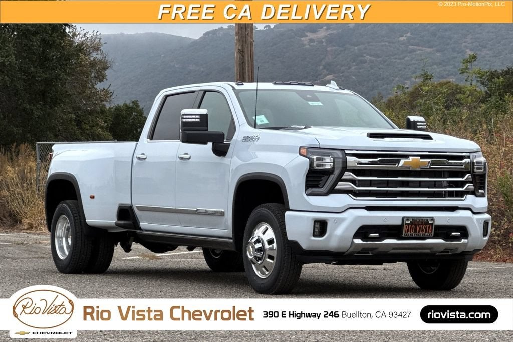 Polar White Tricoat 2026 Chevrolet Silverado 3500HD Pickup Truck Four-Wheel Drive Automatic