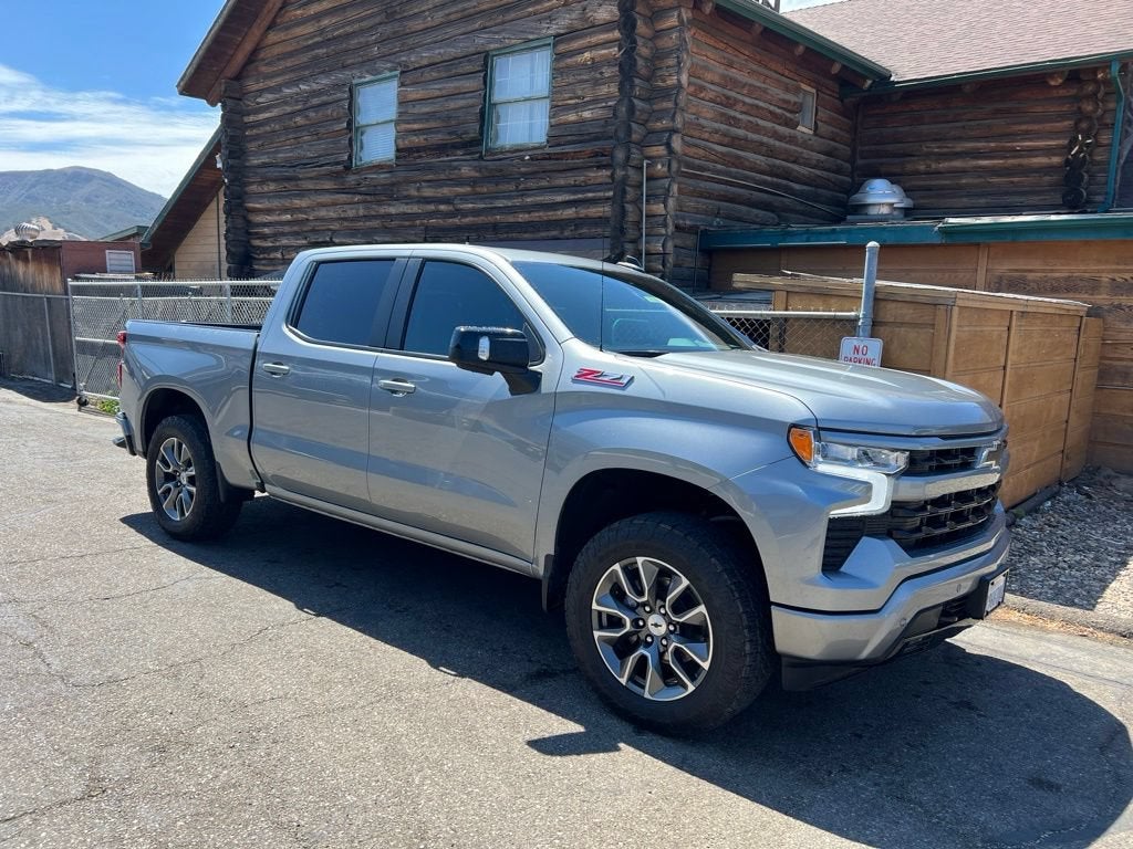 Sterling Gray Metallic 2024 Chevrolet Silverado 1500 Pickup Truck Four-Wheel Drive Automatic
