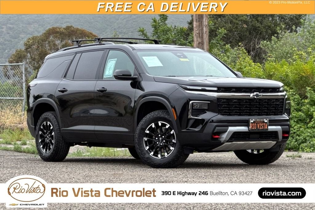 Mosaic Black Metallic 2025 Chevrolet Traverse SUV / Crossover Four-Wheel Drive Automatic