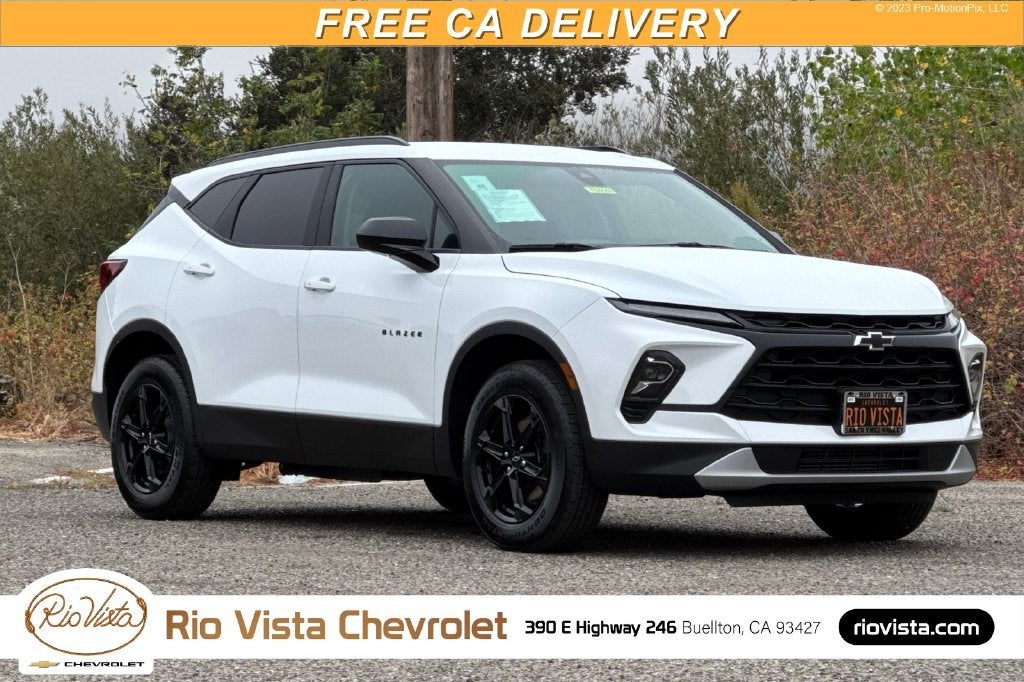 Summit White 2026 Chevrolet Blazer SUV / Crossover  Automatic