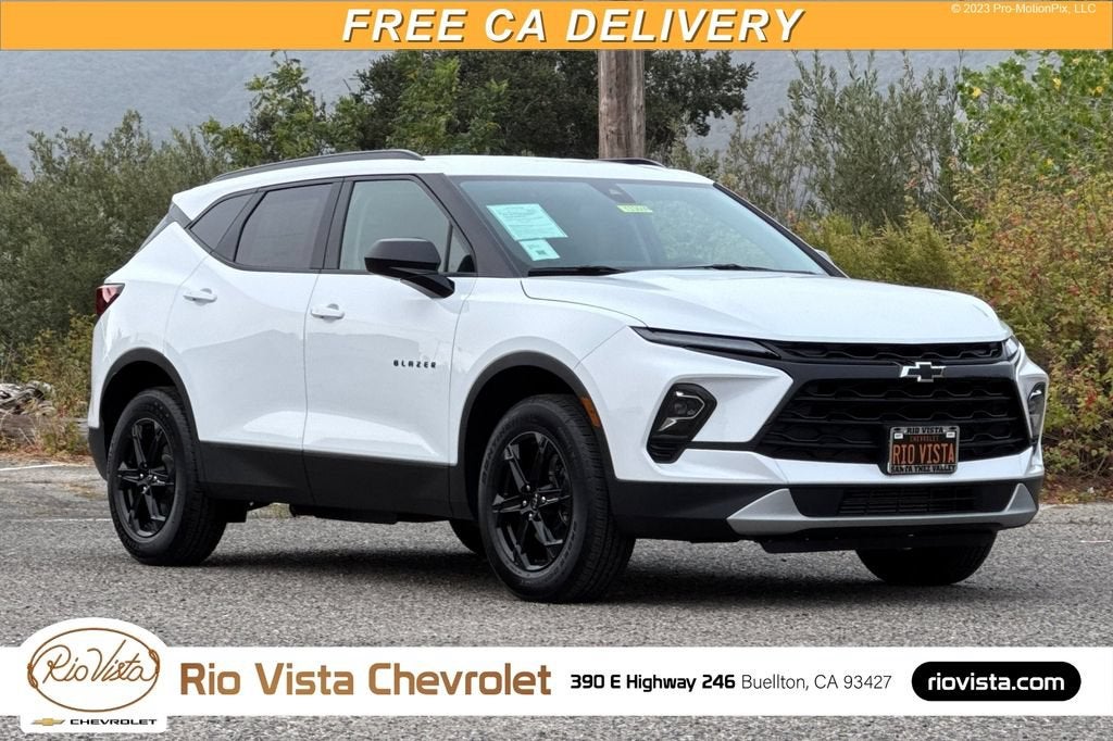 Summit White 2026 Chevrolet Blazer SUV / Crossover  Automatic