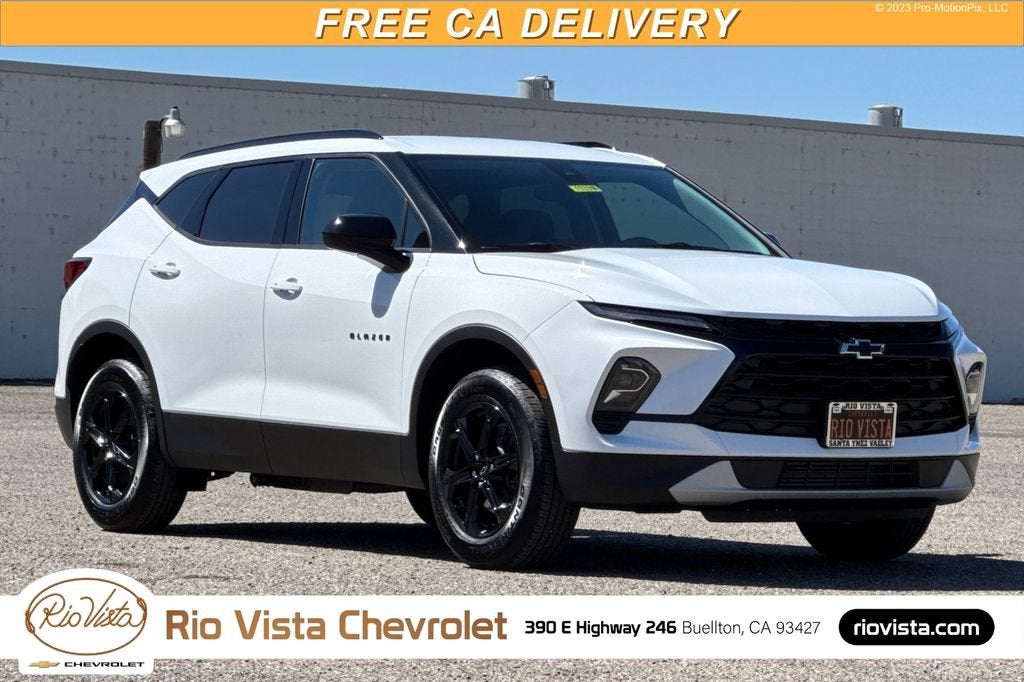 Summit White 2026 Chevrolet Blazer SUV / Crossover  Automatic