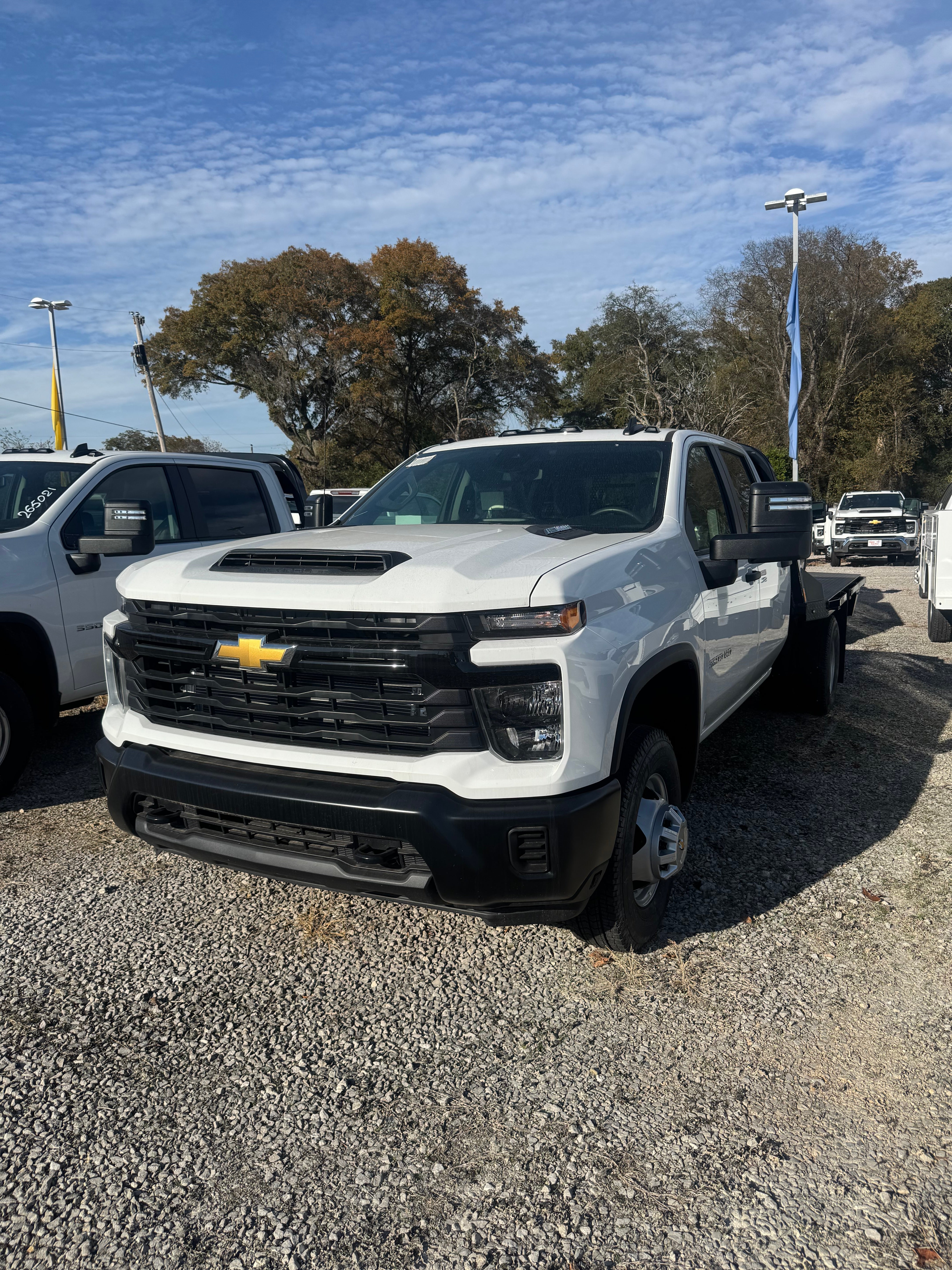 Summit White 2025 Chevrolet Silverado 3500HD Chassis Pickup Truck Four-Wheel Drive Automatic