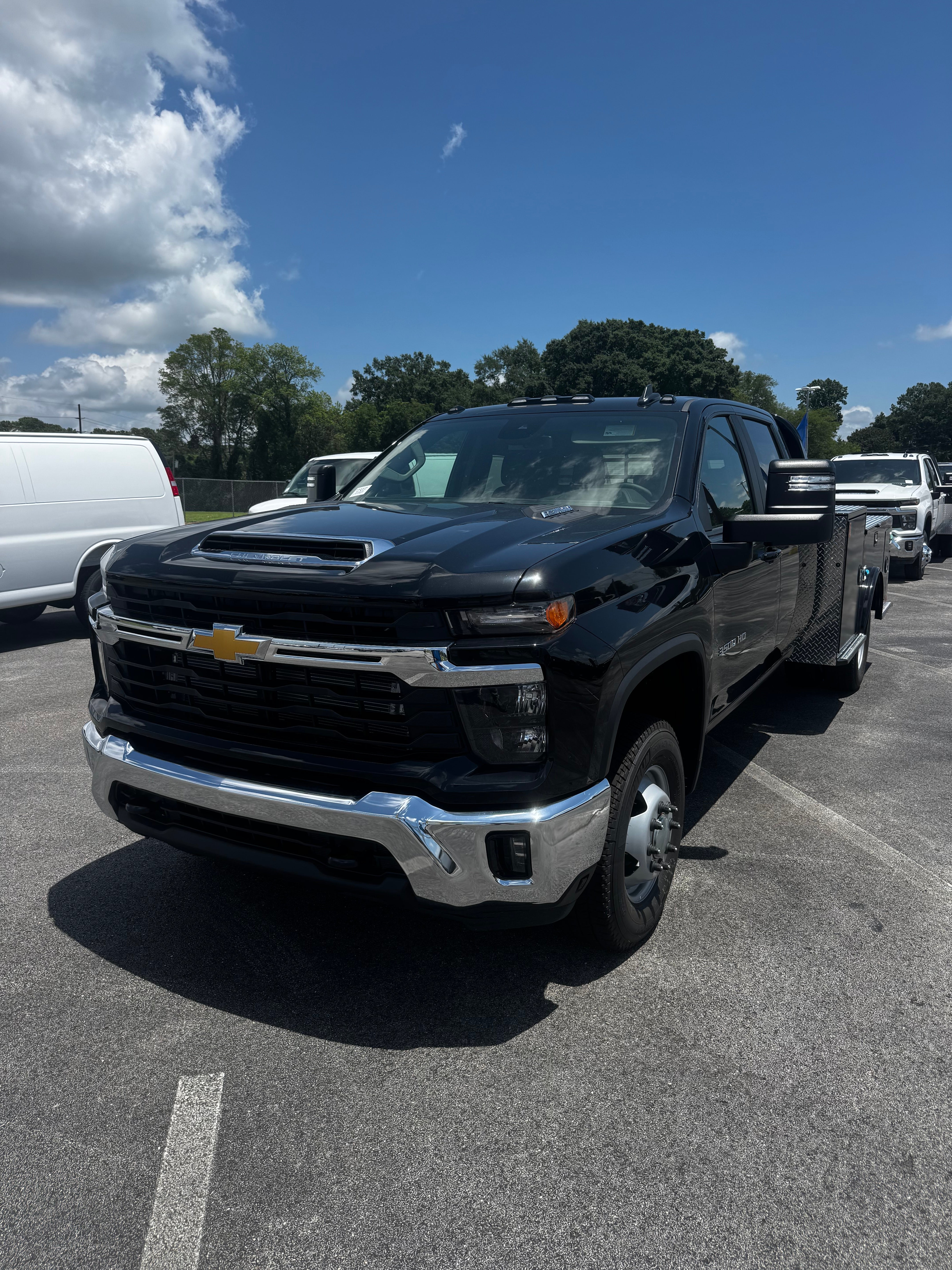 Black 2026 Chevrolet Silverado 3500HD Chassis Pickup Truck Four-Wheel Drive Automatic