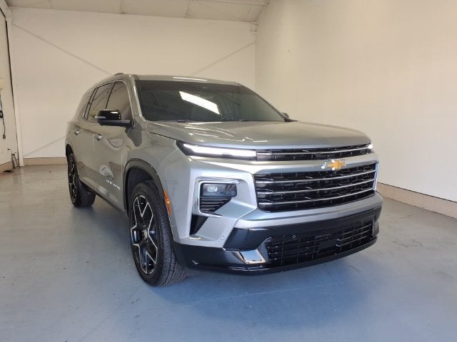 Sterling Gray Metallic 2025 Chevrolet Traverse SUV / Crossover Front-Wheel Drive Automatic