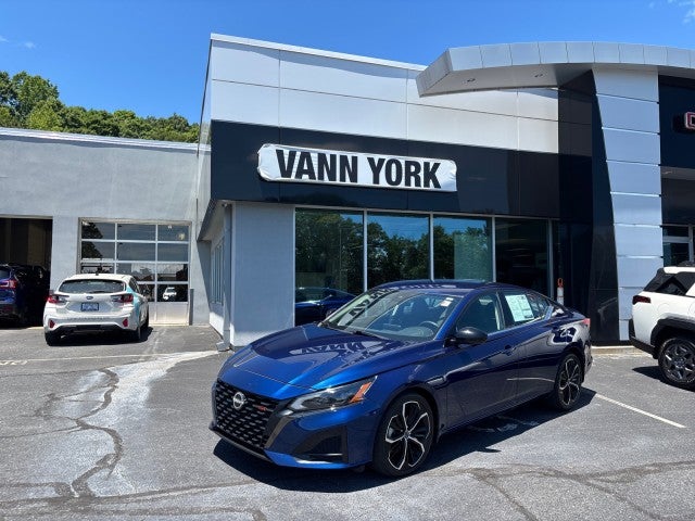 Deep Blue Pearl 2023 Nissan Altima Sedan Front-Wheel Drive 