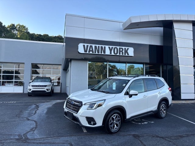 Crystal White Pea 2022 Subaru Forester SUV / Crossover All-Wheel Drive Continuously Variable Transmission