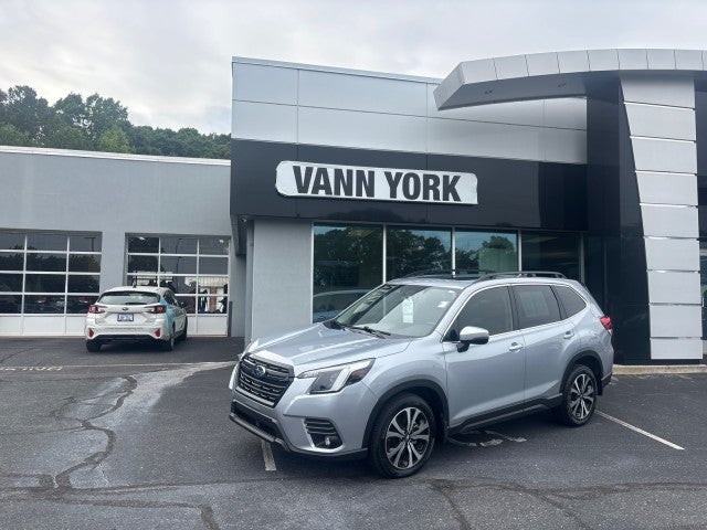 Ice Silver Metall 2024 Subaru Forester Limited Crossover AWD SUV / Crossover All-Wheel Drive 