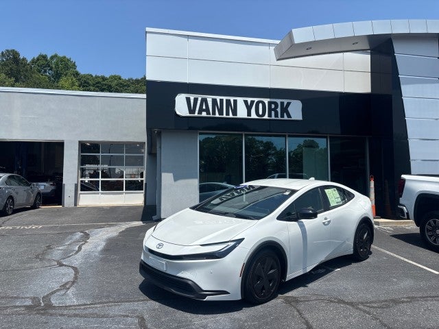White (Wind Chill Pearl) 2025 Toyota Prius Hatchback Front-Wheel Drive 