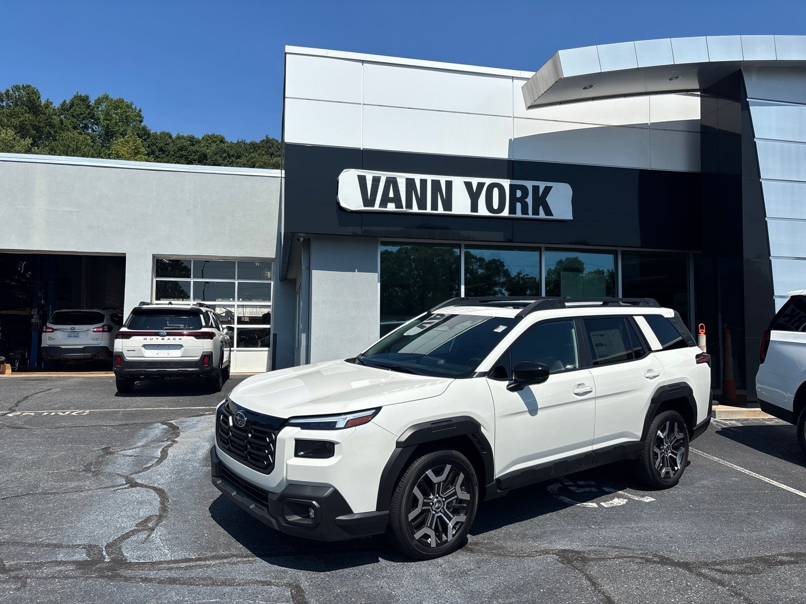 Crystal White Pearl 2026 Subaru Outback SUV / Crossover All-Wheel Drive Continuously Variable Transmission