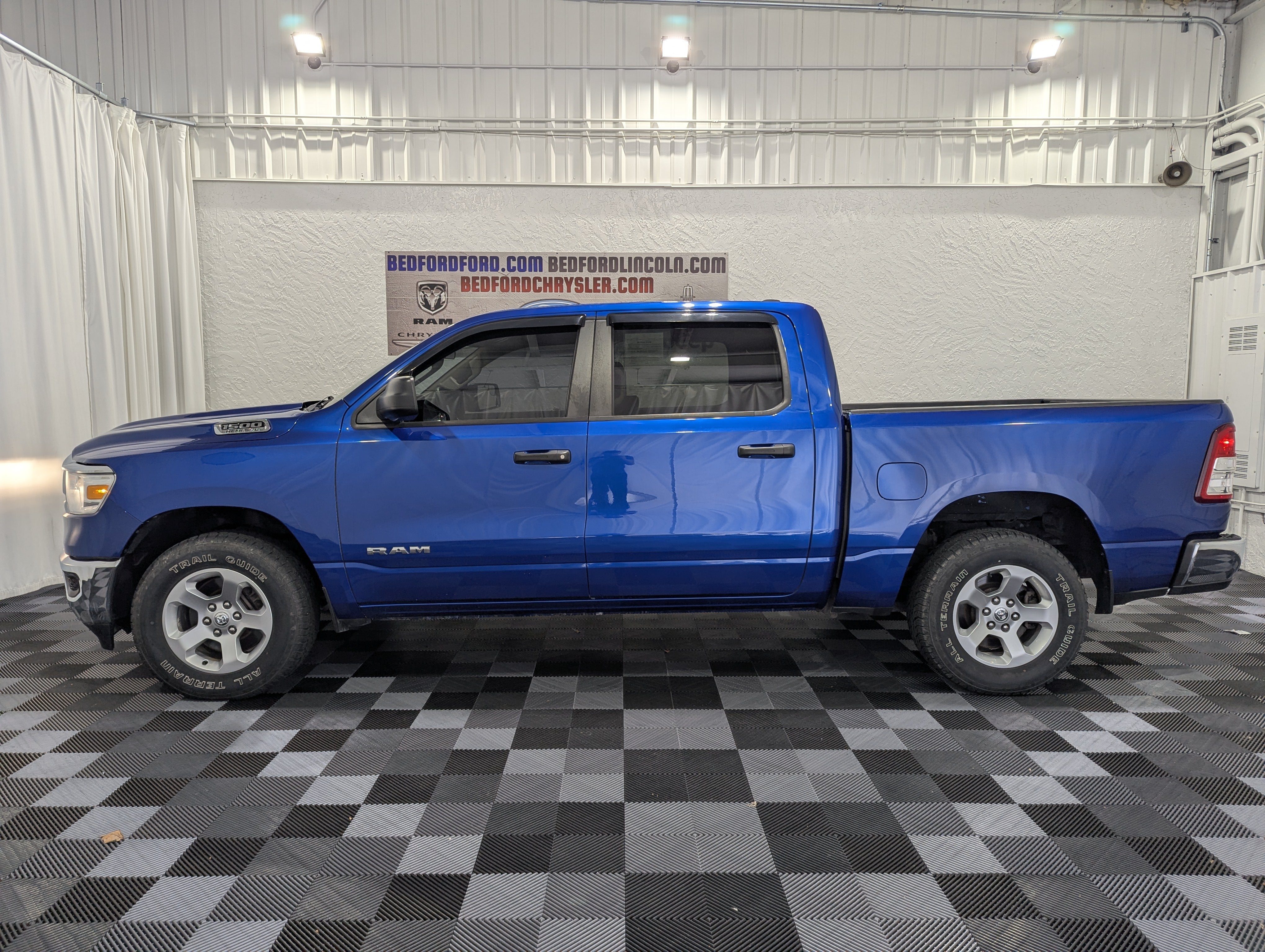Blue Streak Pearlcoat 2019 RAM 1500 Pickup Truck Four-Wheel Drive Automatic