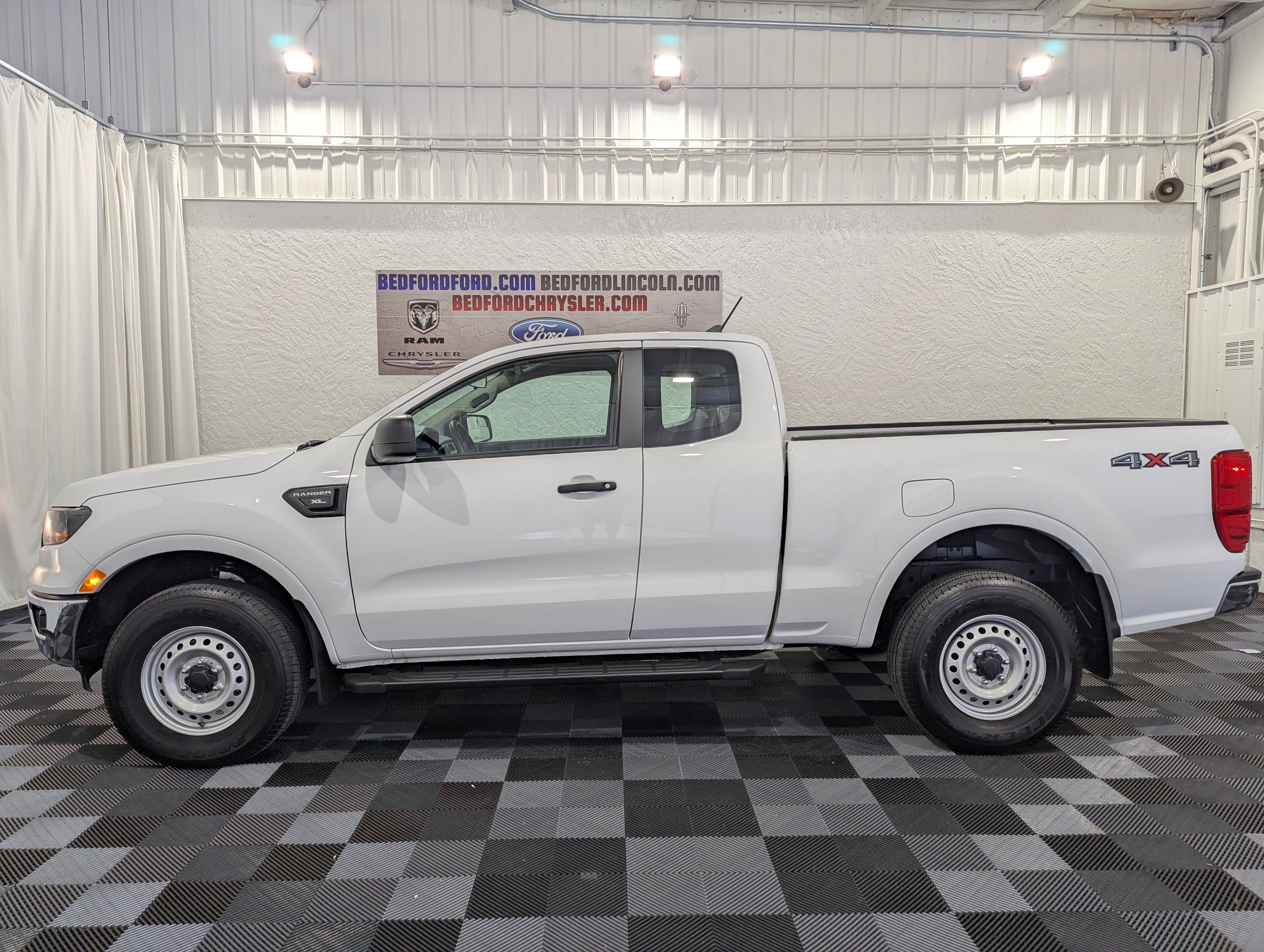 Oxford White 2019 Ford Ranger Pickup Truck Four-Wheel Drive 10-Speed Automatic