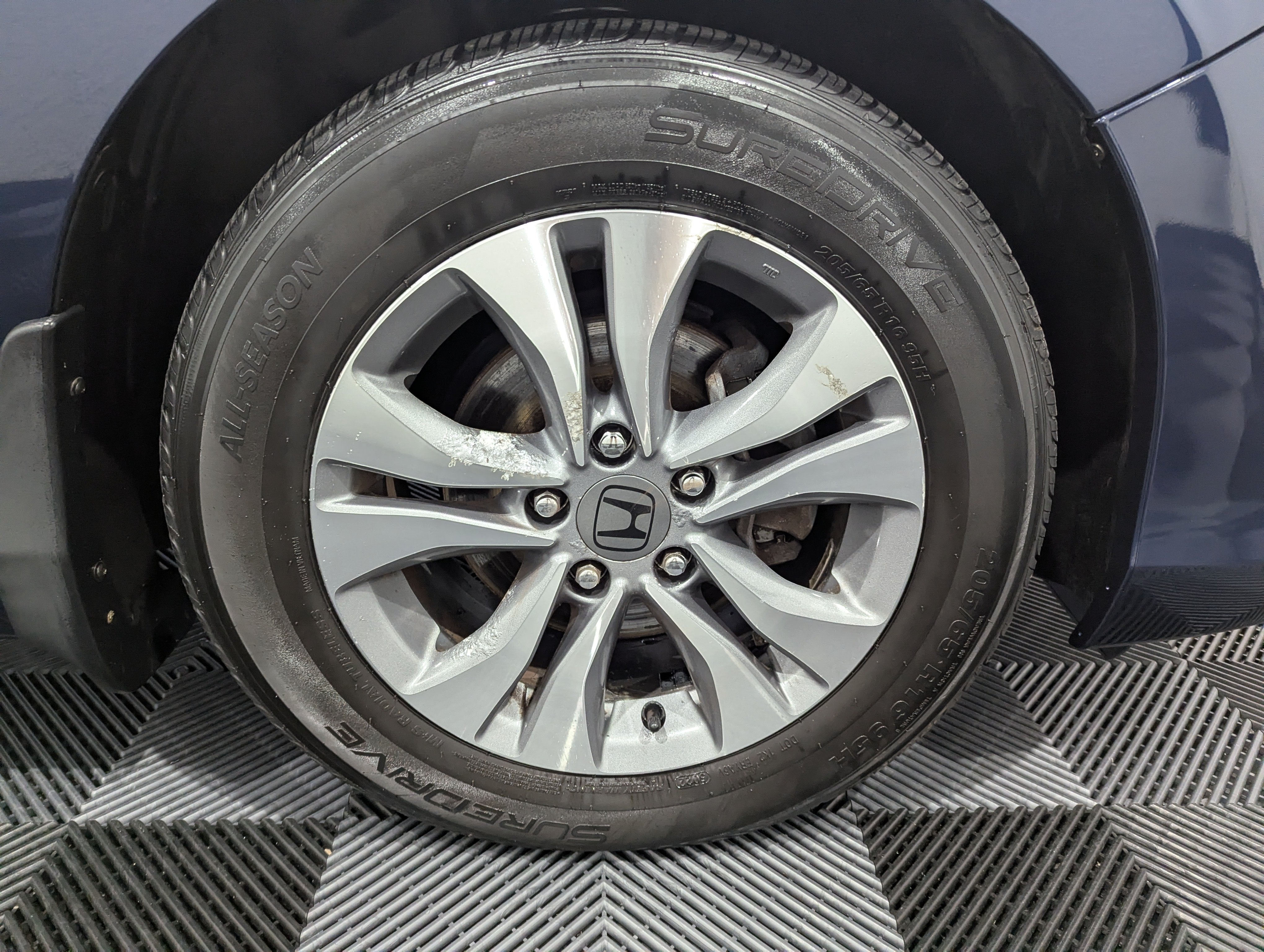 View vehicle photo 6