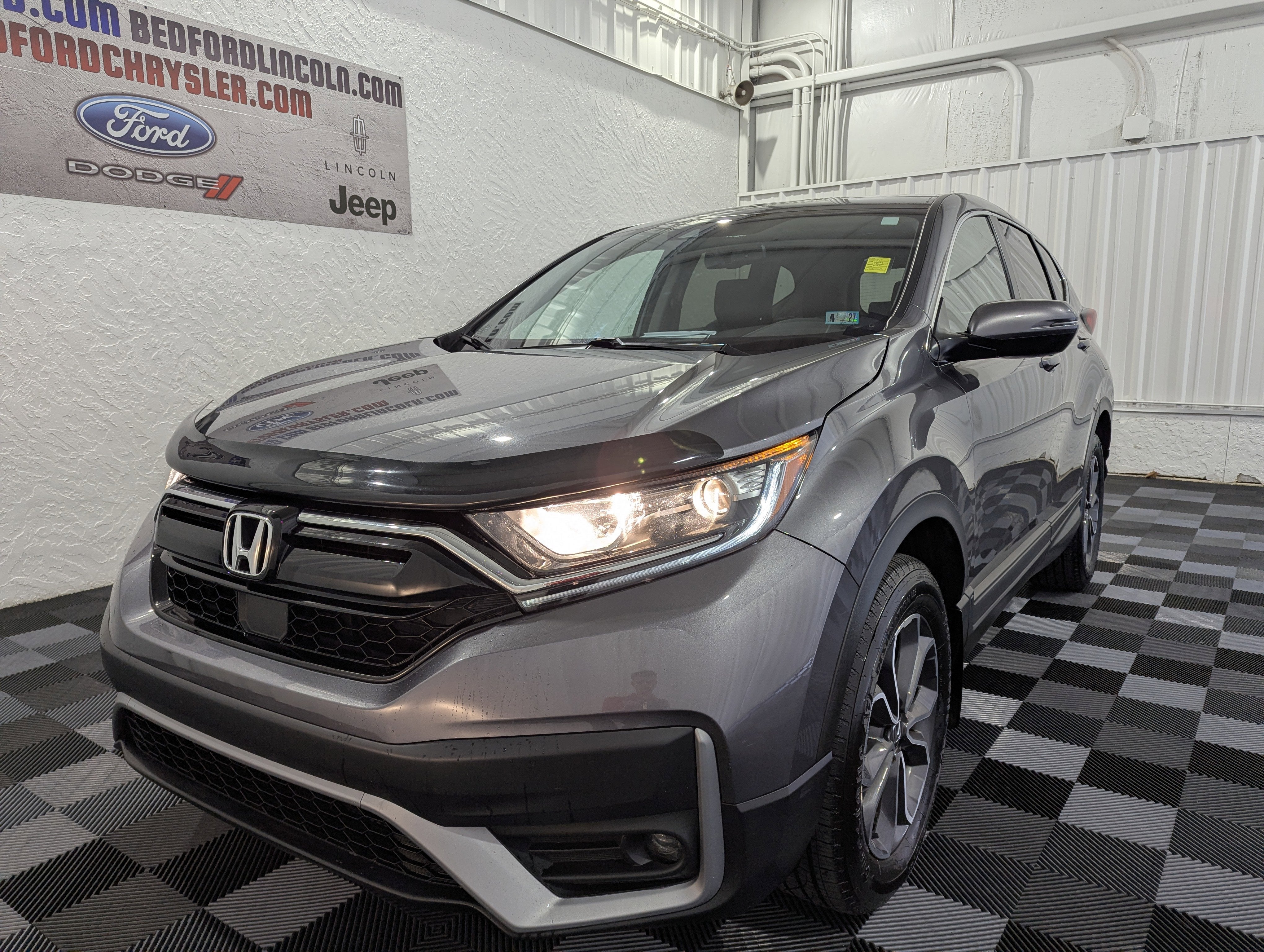 View vehicle photo 3