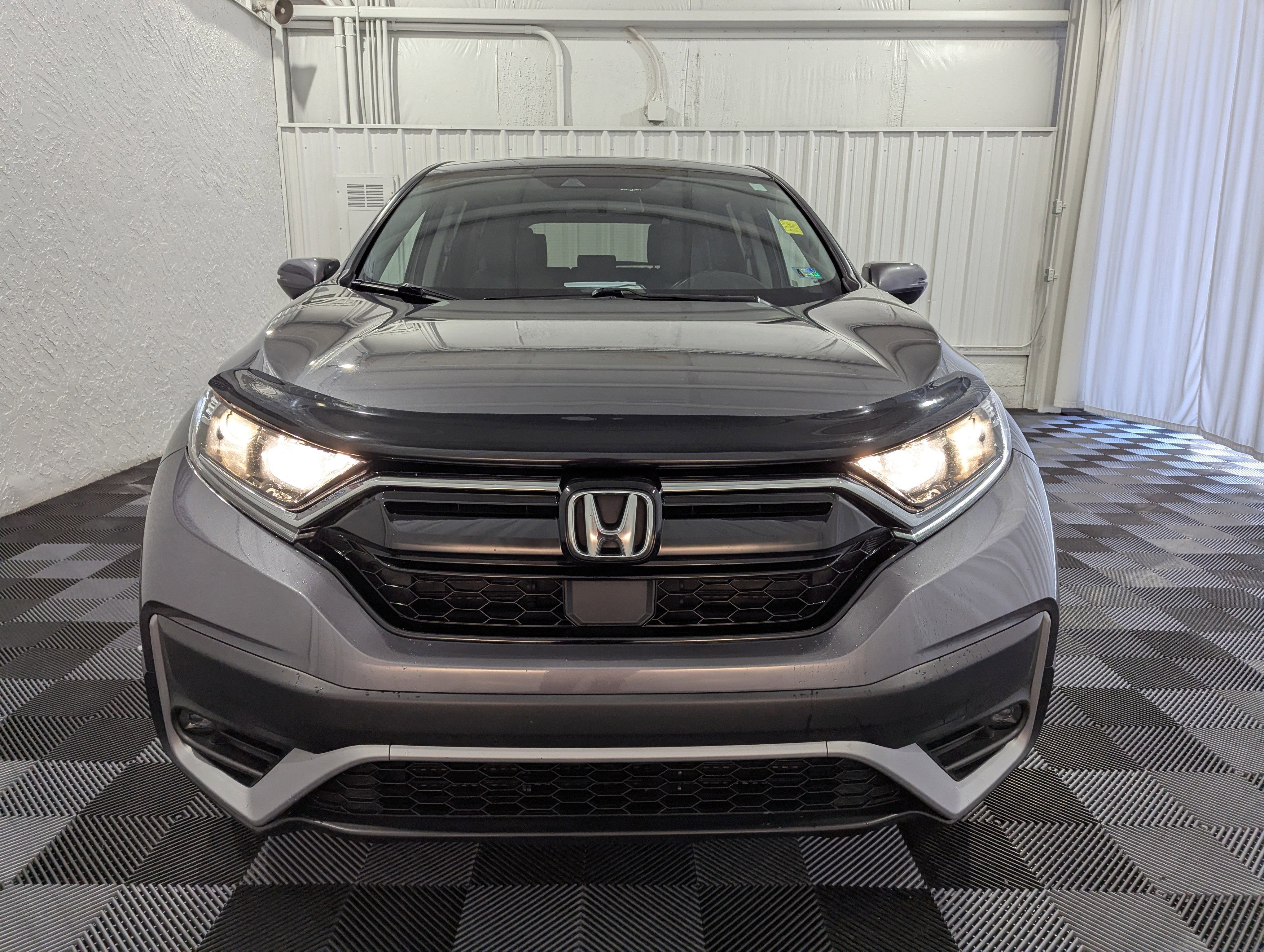 View vehicle photo 4