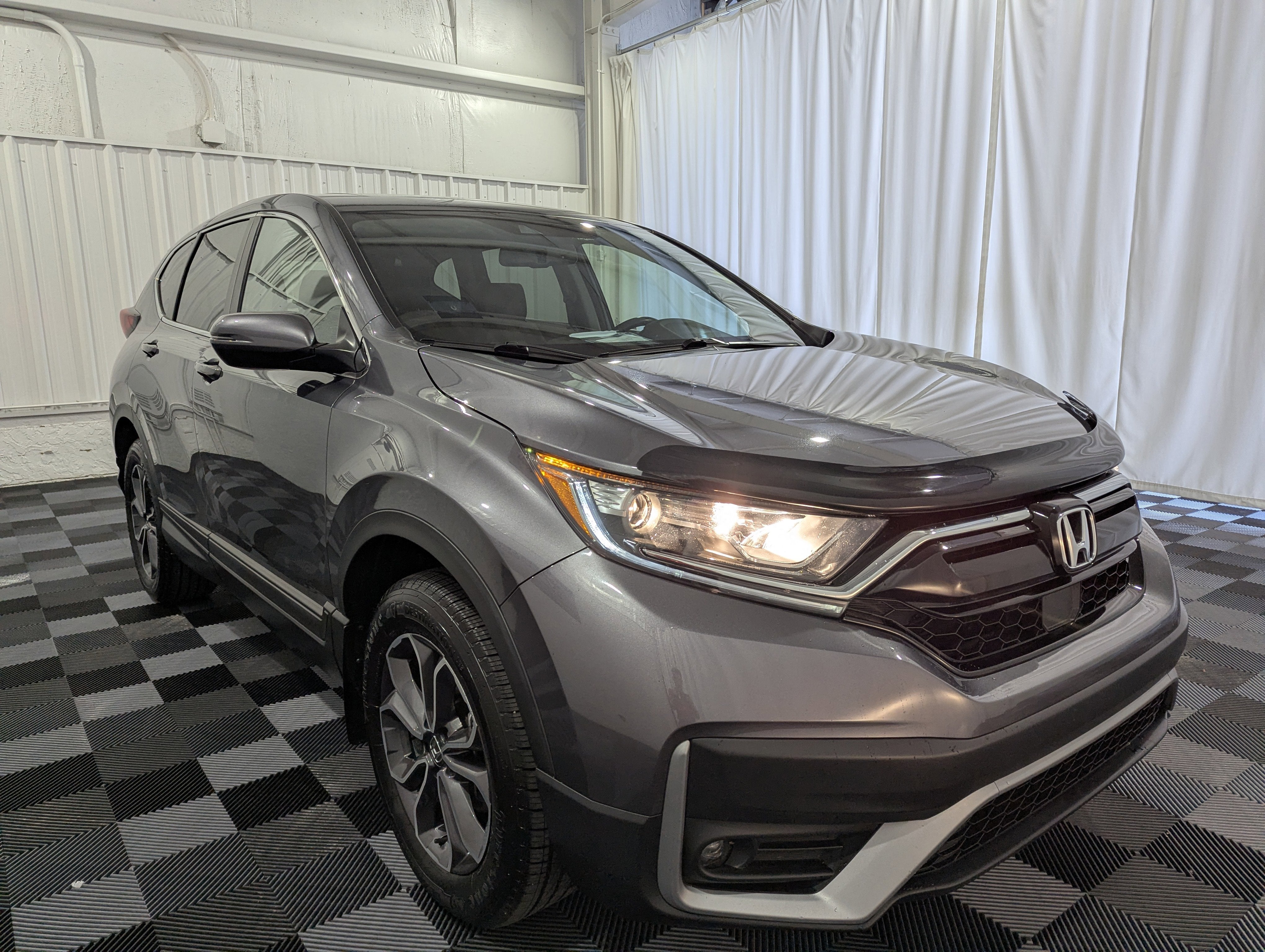 View vehicle photo 5