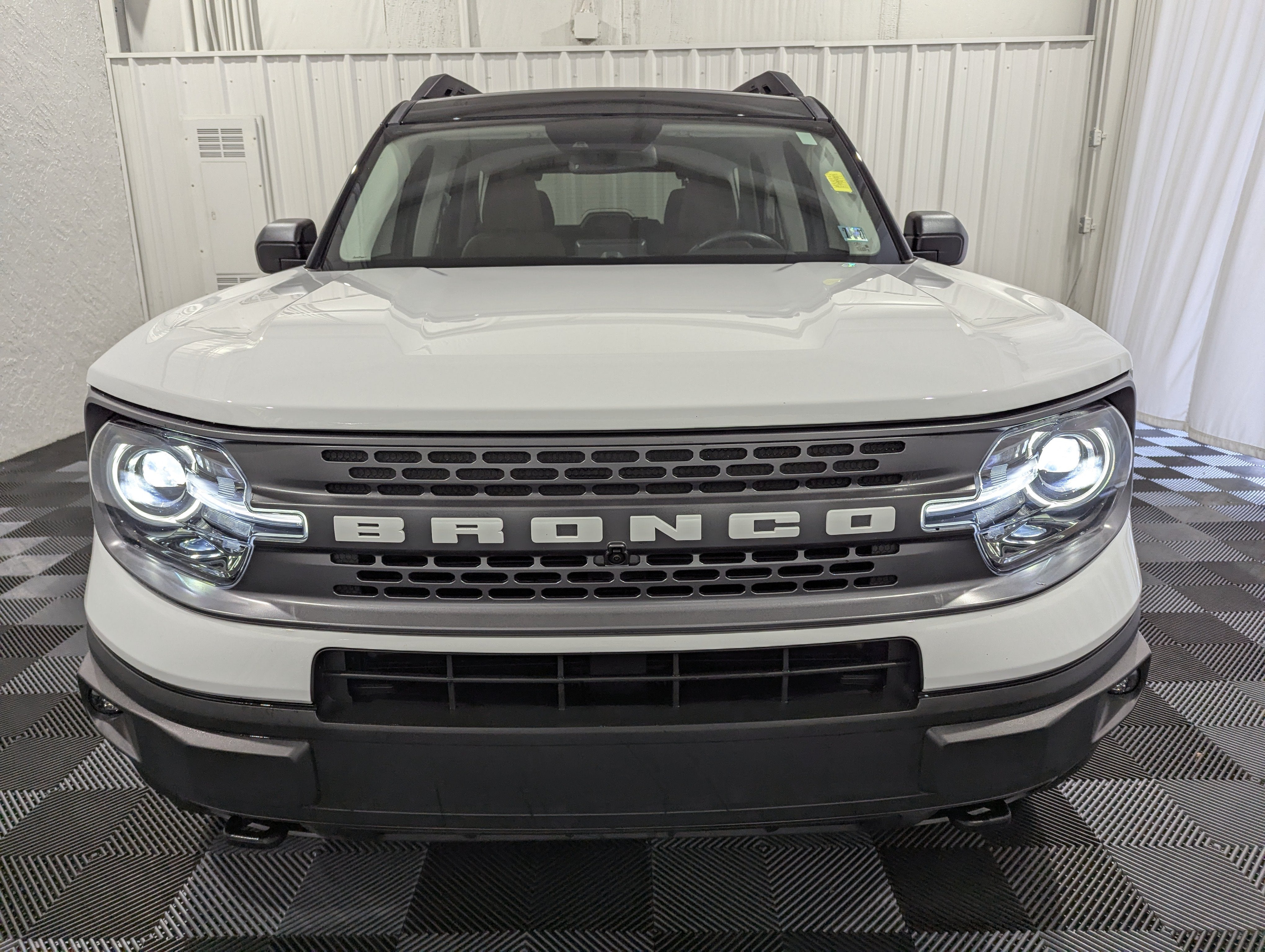 View vehicle photo 4