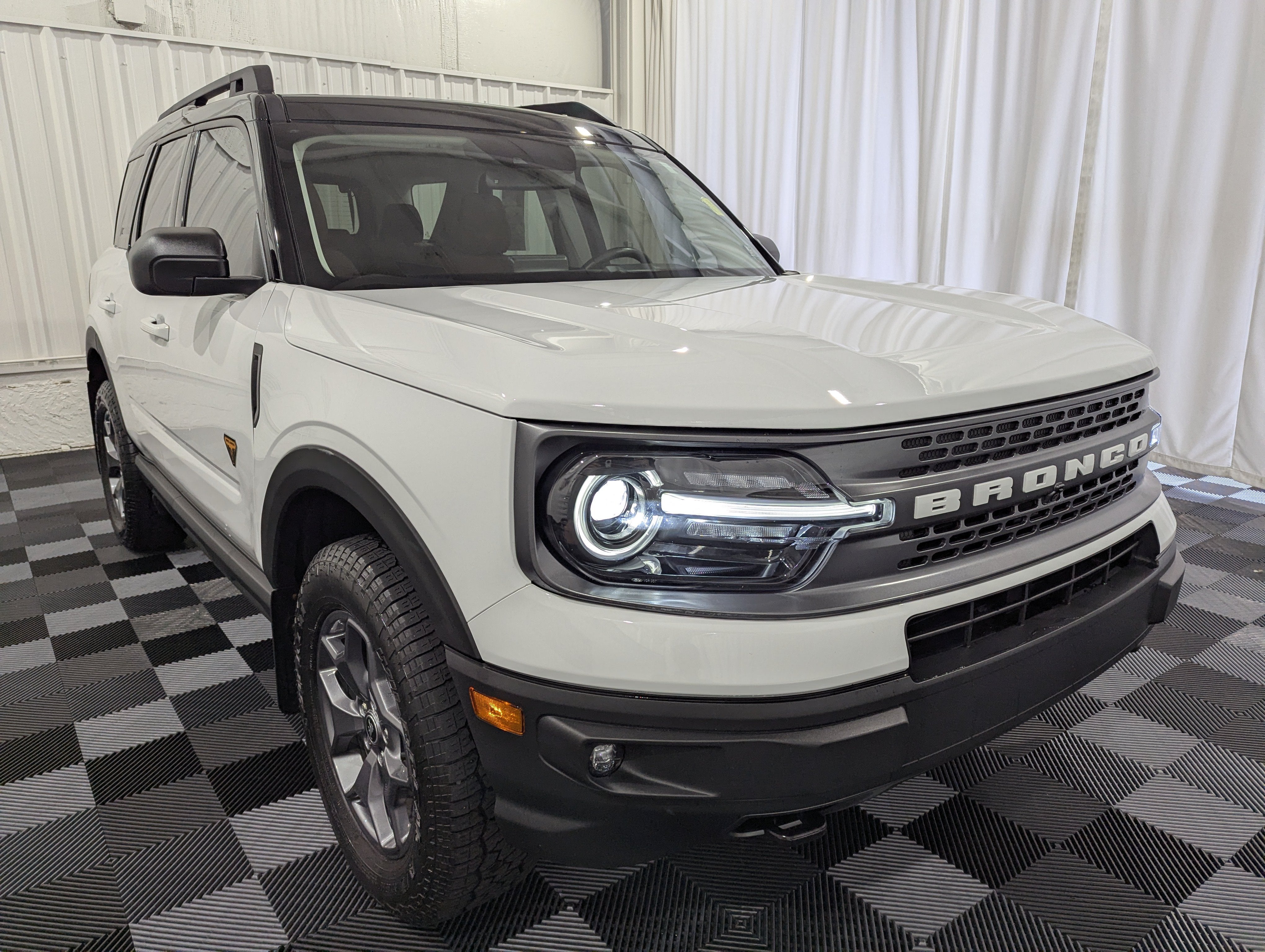 View vehicle photo 5
