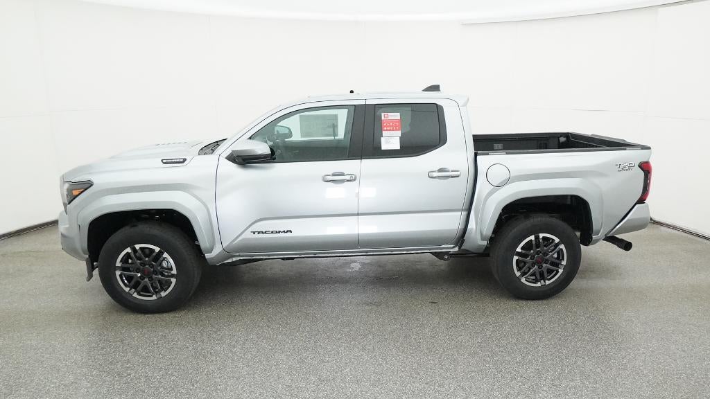 View vehicle photo 3