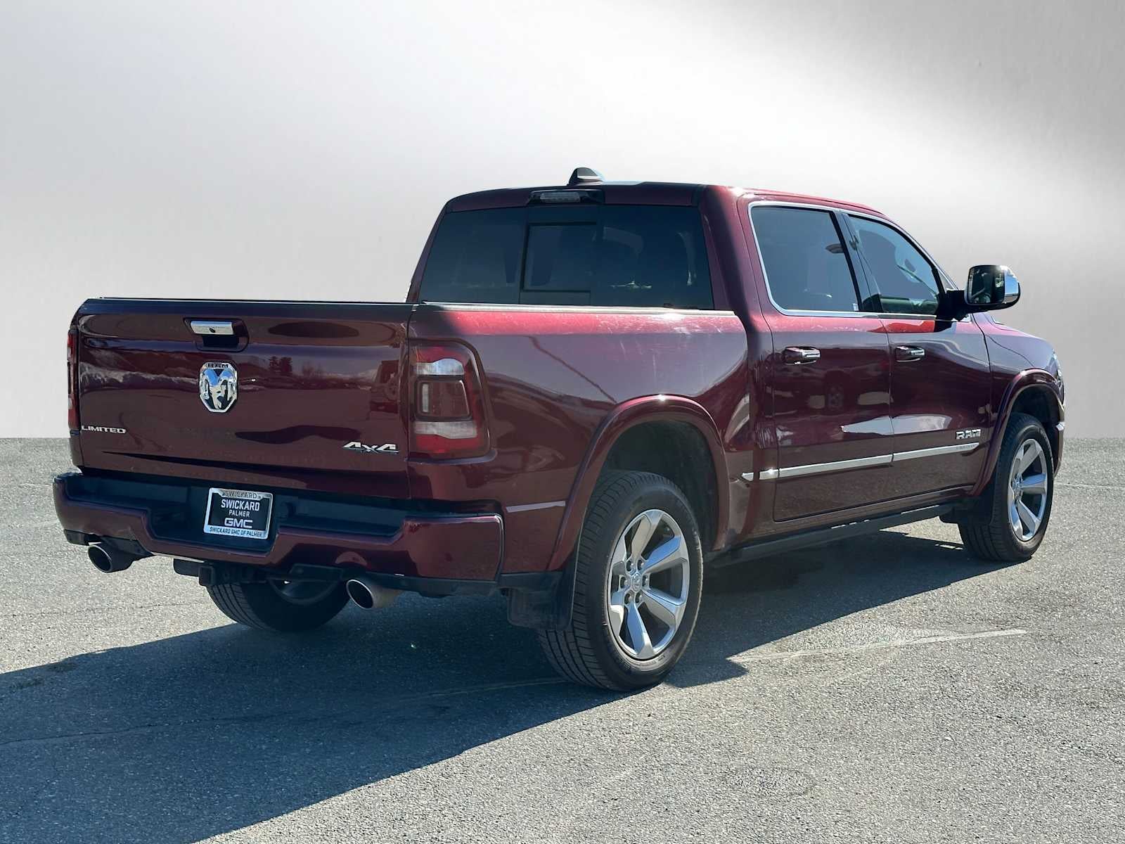View vehicle photo 3