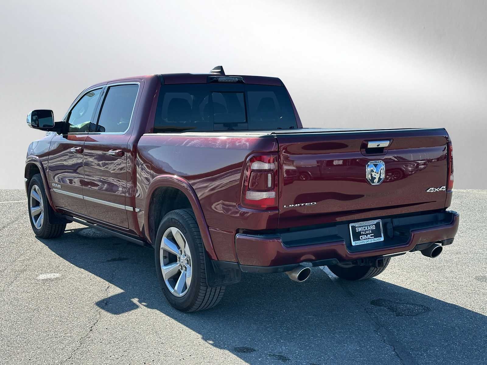 View vehicle photo 5