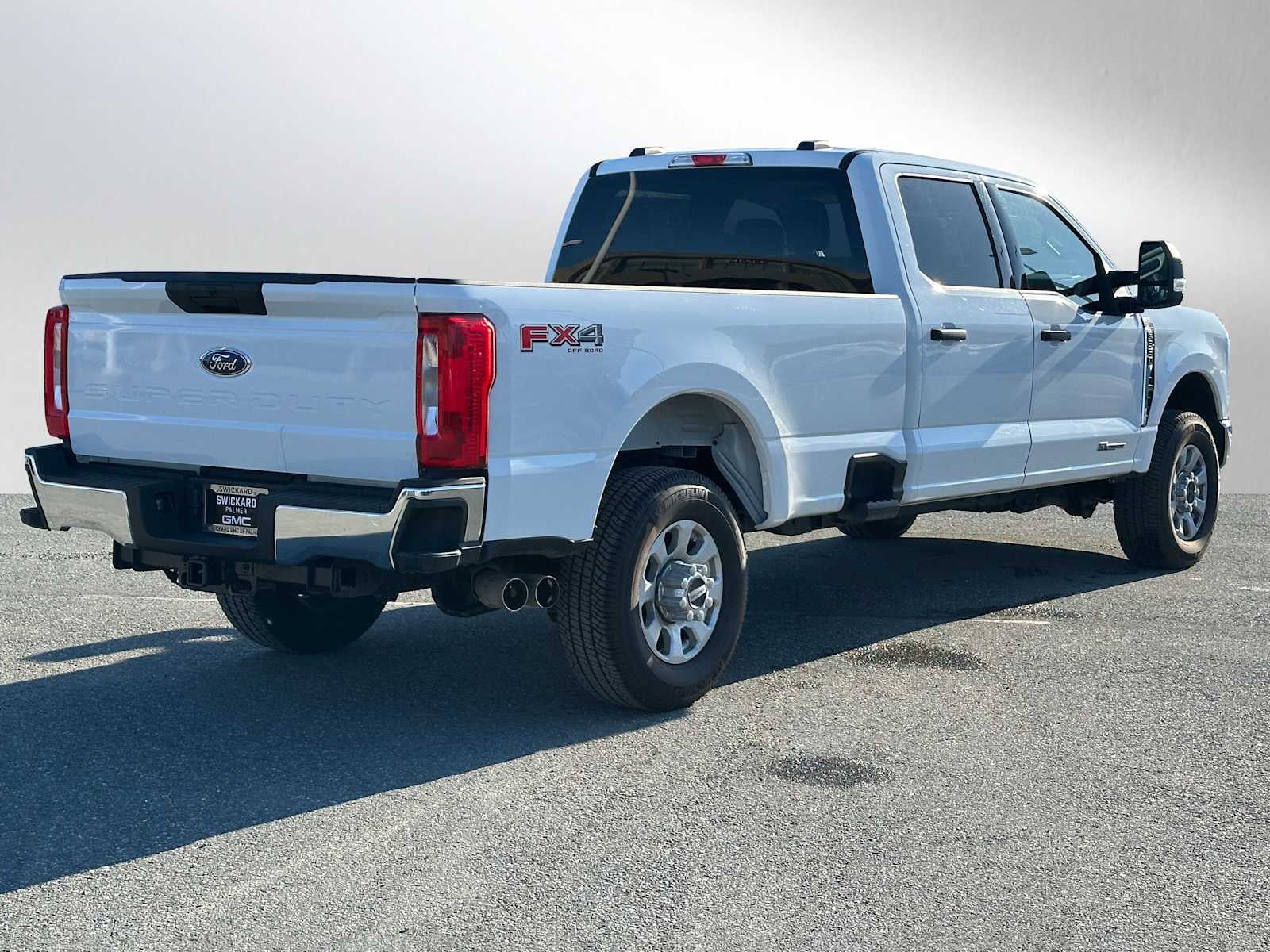 View vehicle photo 3