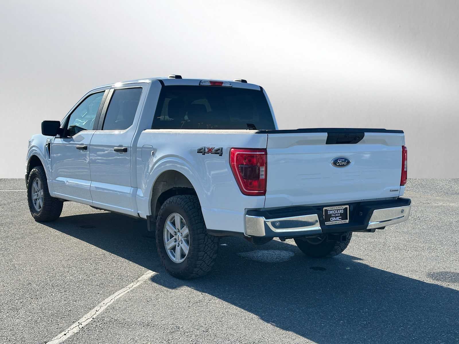 View vehicle photo 5