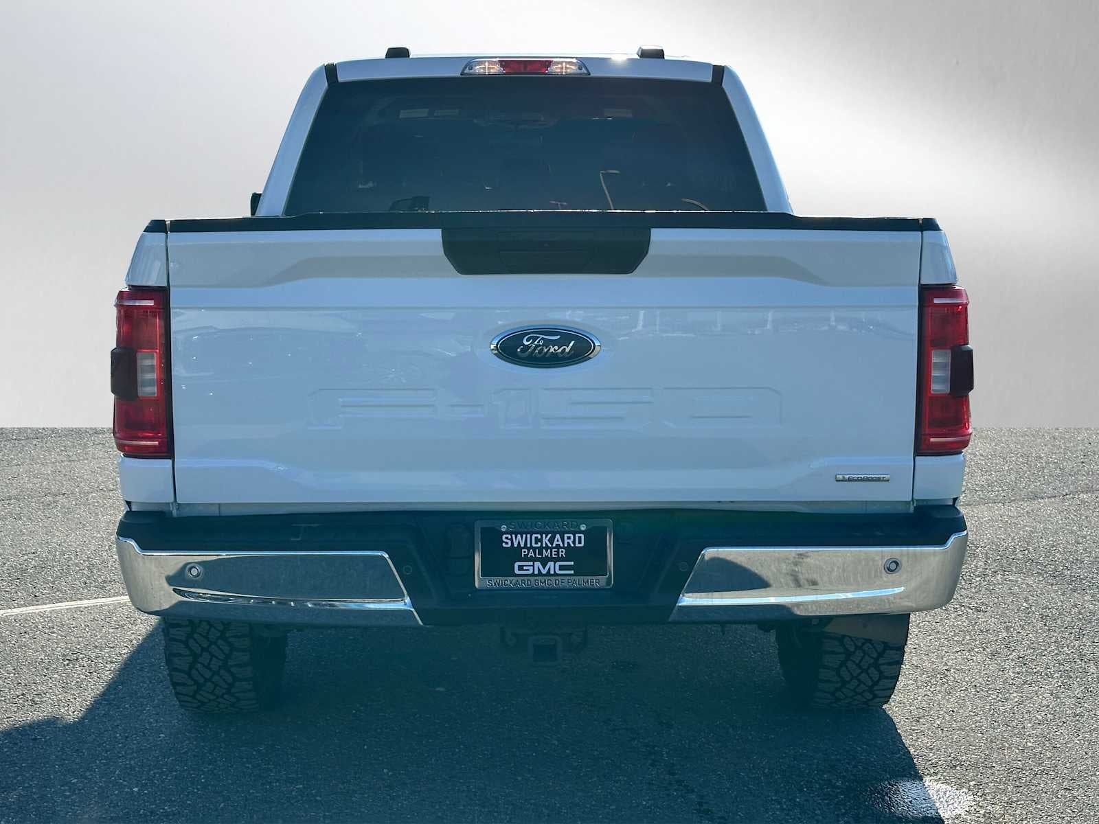View vehicle photo 4