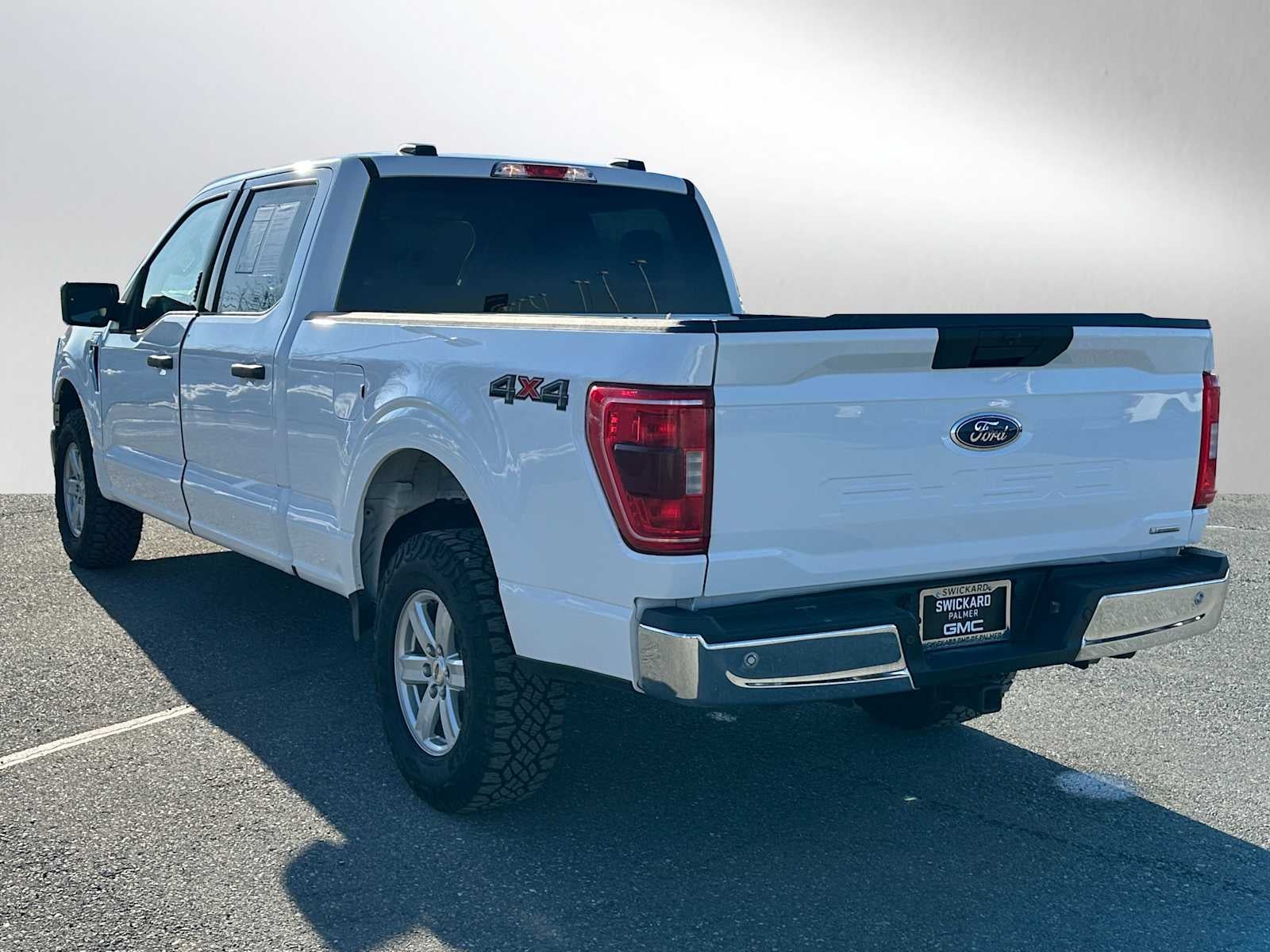 View vehicle photo 5
