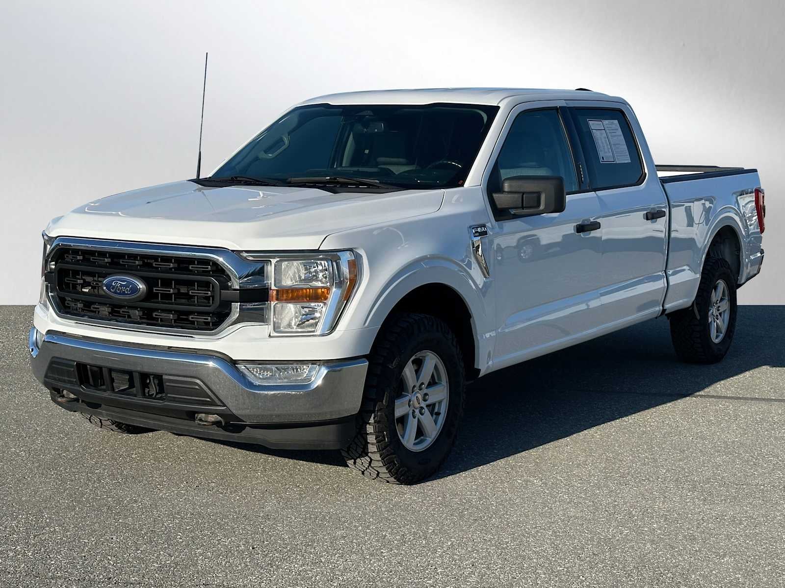 View vehicle photo 7
