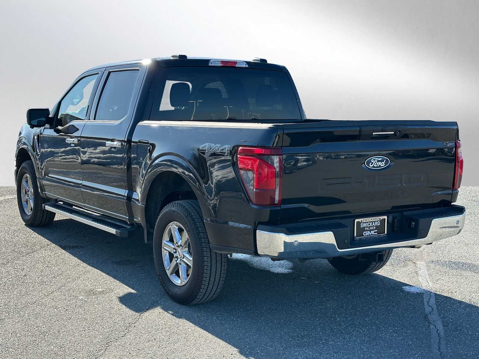 View vehicle photo 5