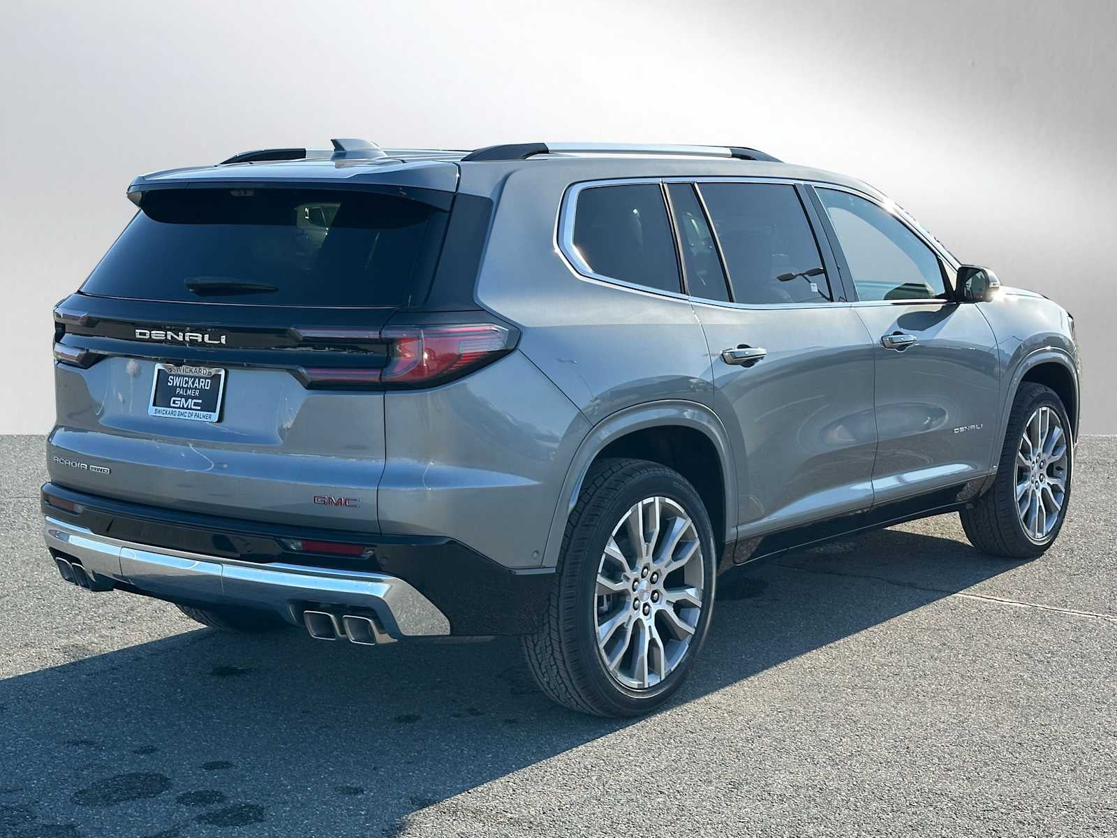 View vehicle photo 3