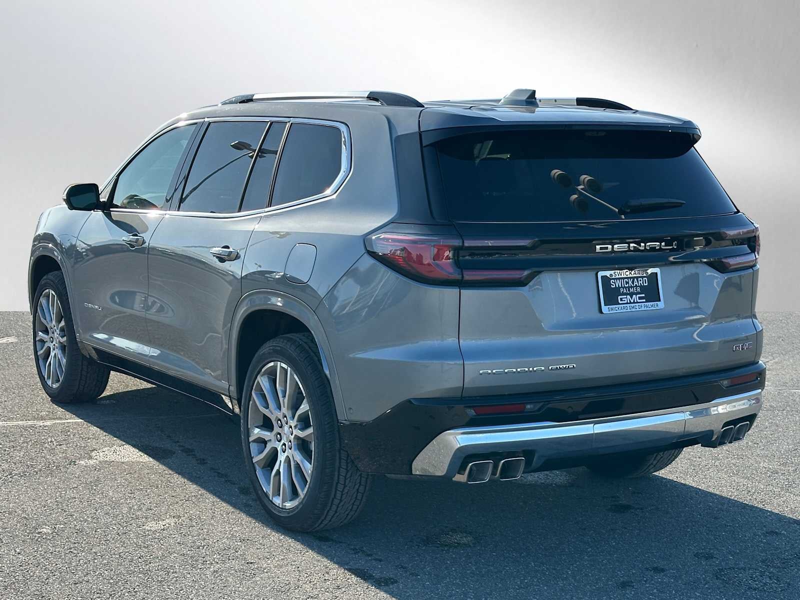 View vehicle photo 5