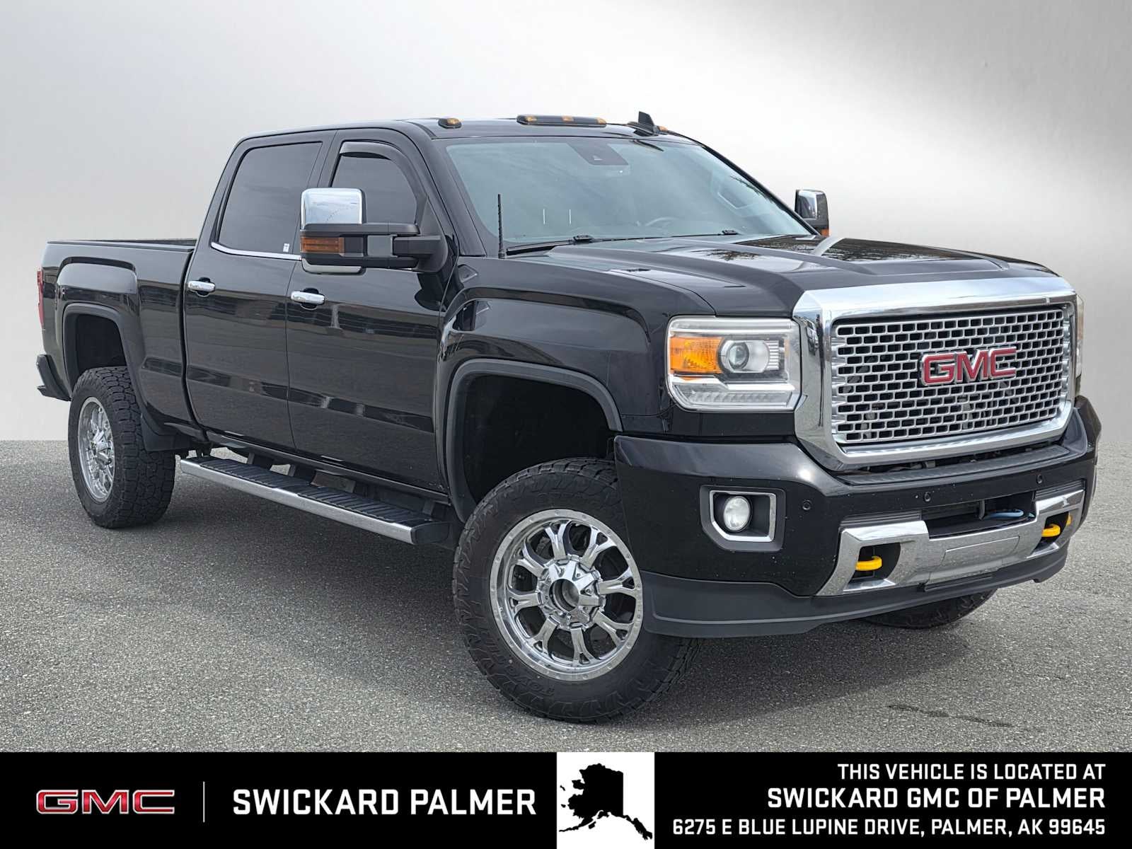 2015 GMC Sierra 2500HD Denali Crew Cab SB 4WD Negro (Onyx Black) Camioneta Todo terreno Automática