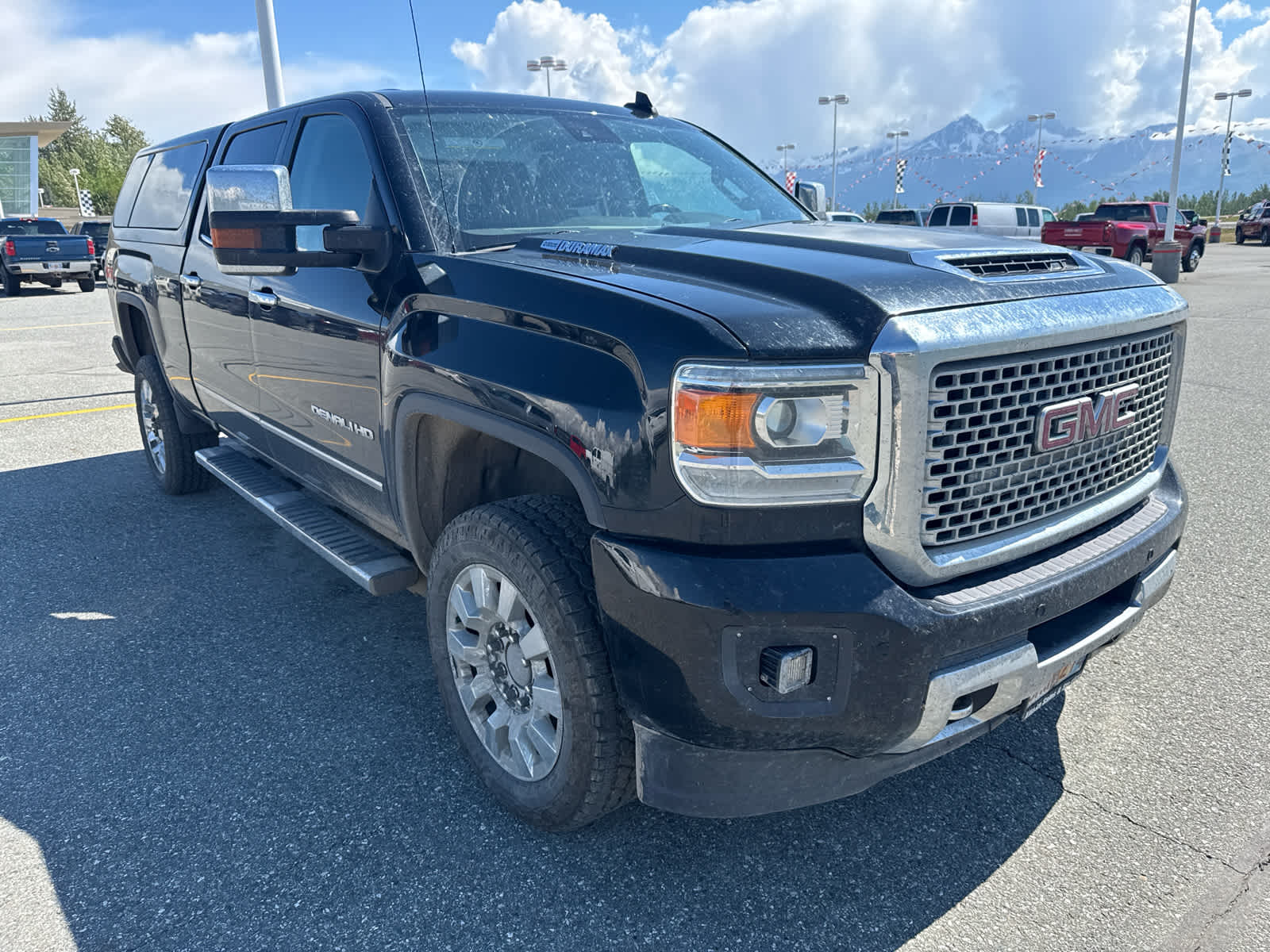 View vehicle photo 2