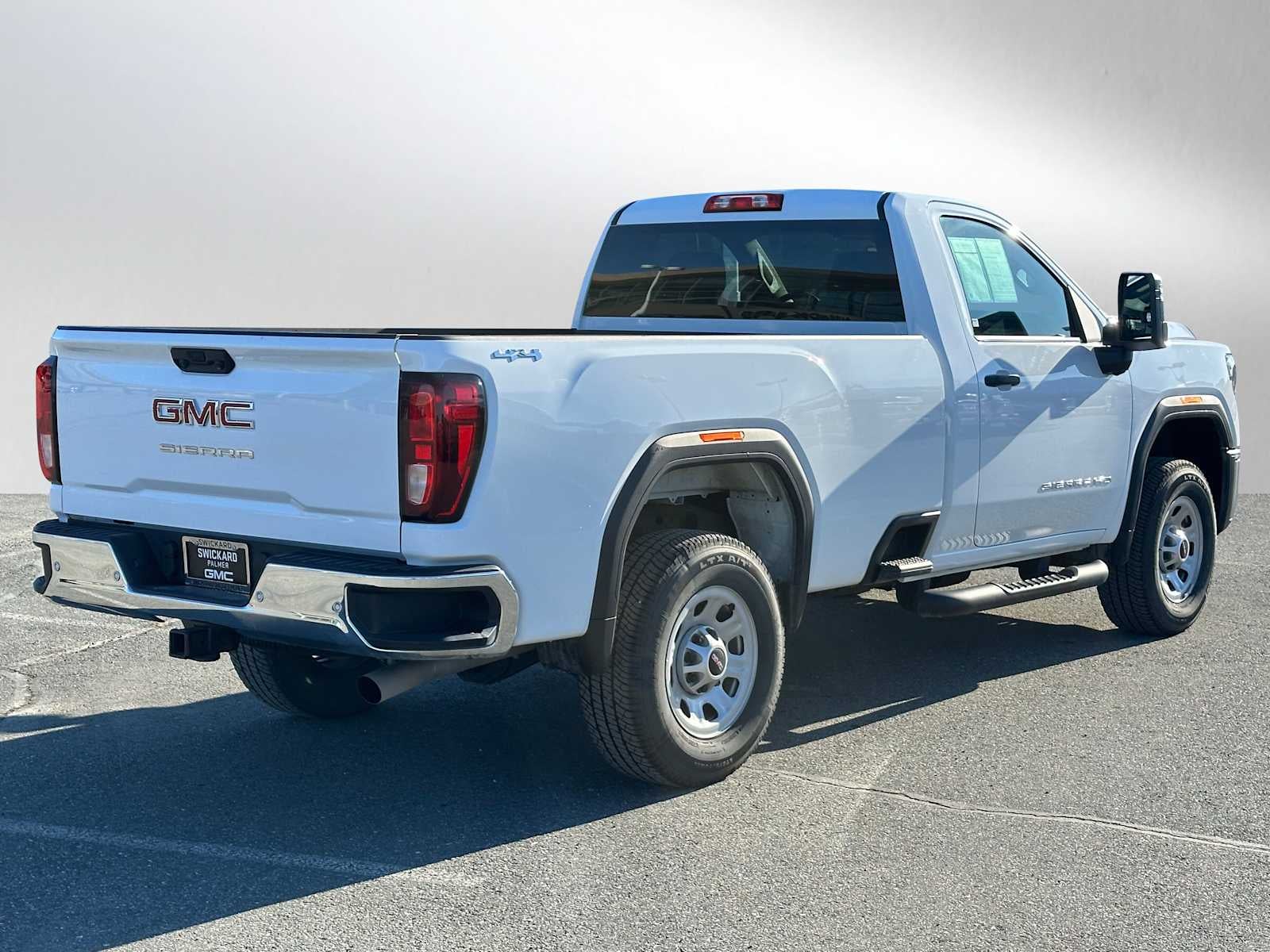 View vehicle photo 3