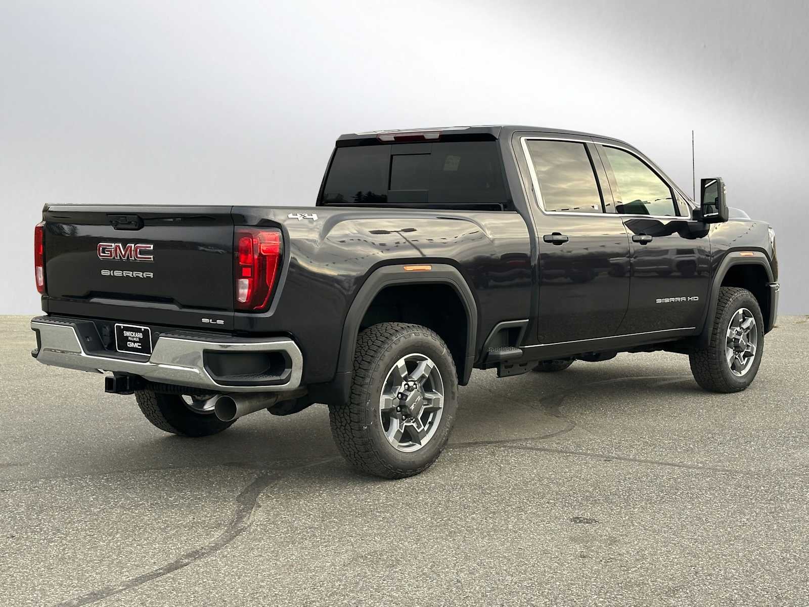 View vehicle photo 3