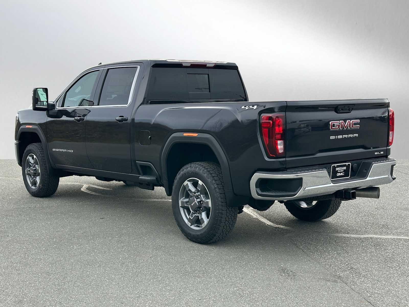 View vehicle photo 5