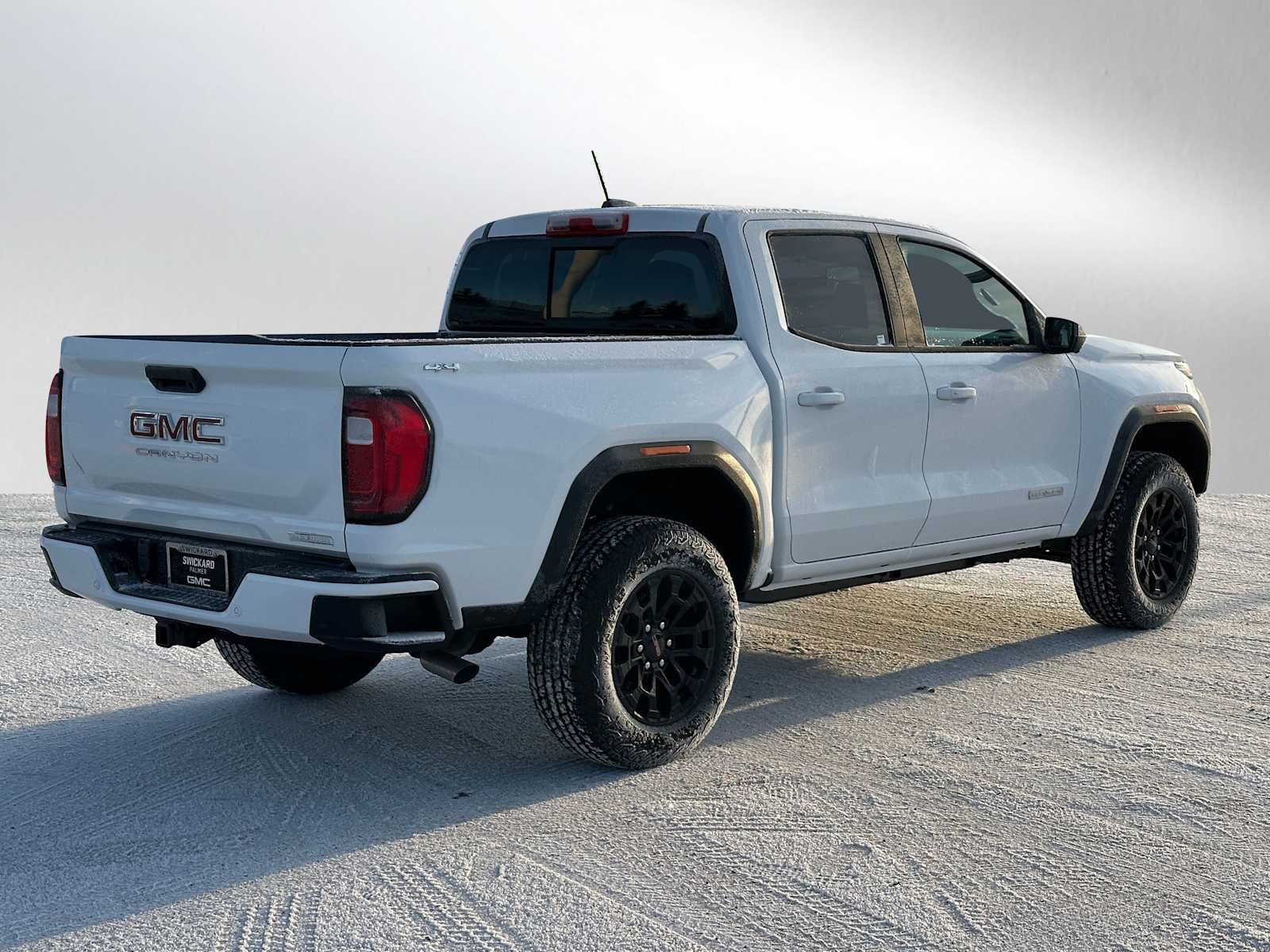 View vehicle photo 3