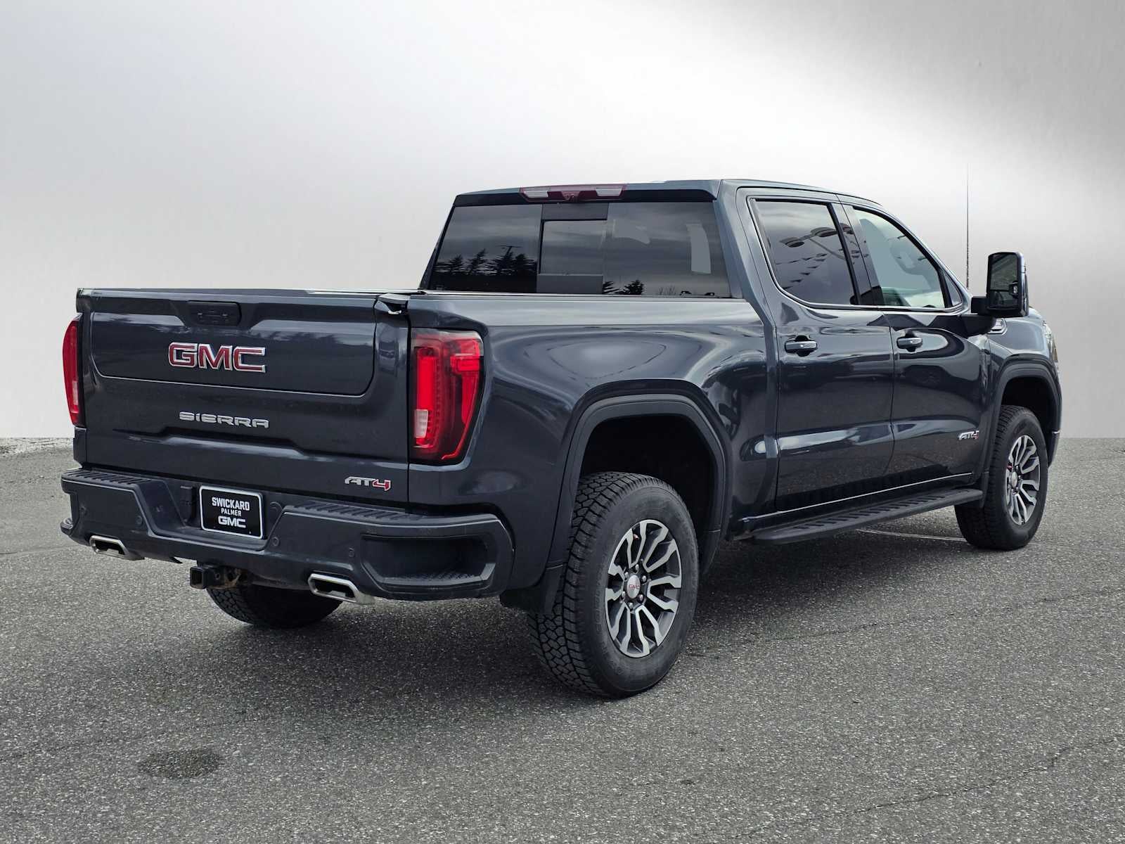 View vehicle photo 3