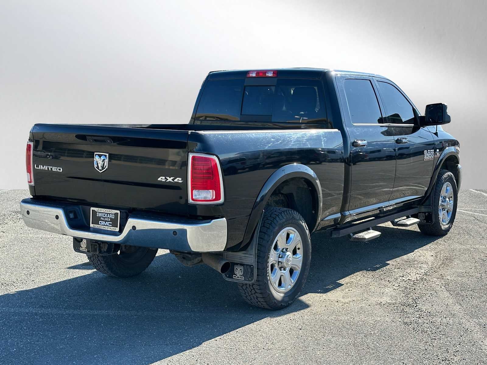 View vehicle photo 3