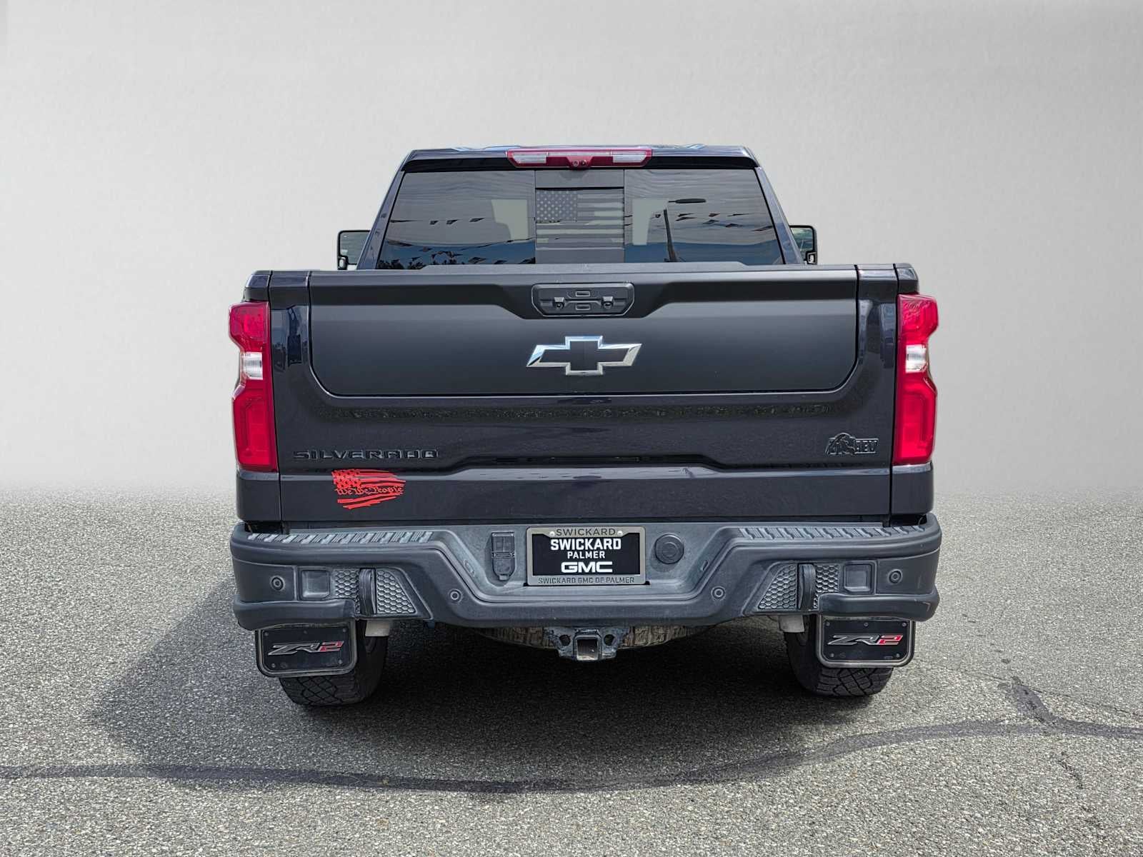 View vehicle photo 4