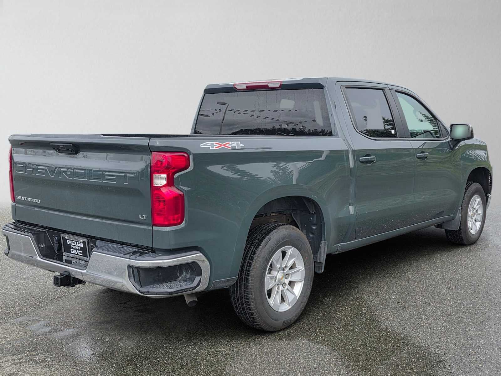 View vehicle photo 3