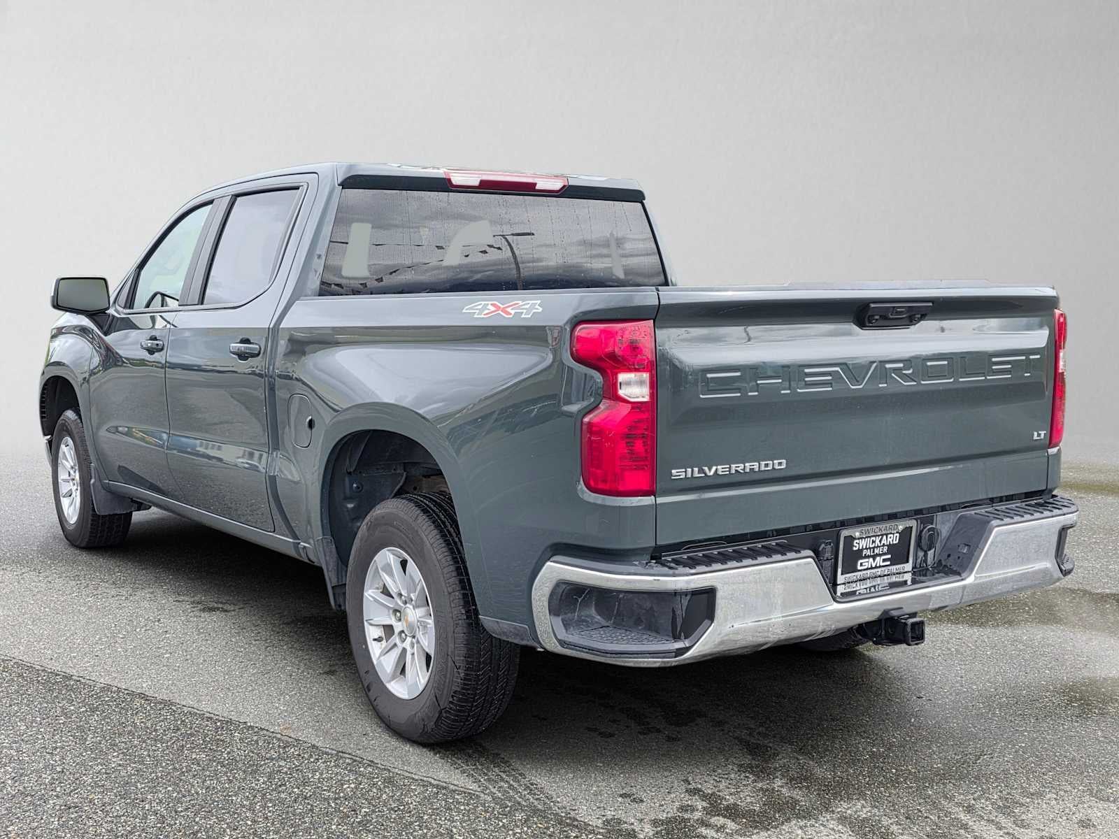 View vehicle photo 5